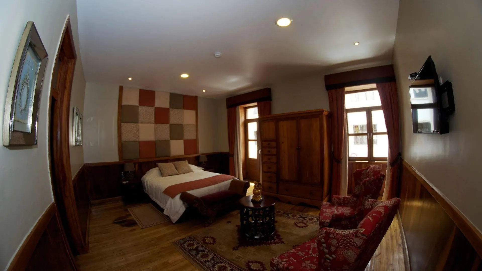 Pepe'S House Cuenca I Hotel & Boutique Hostel