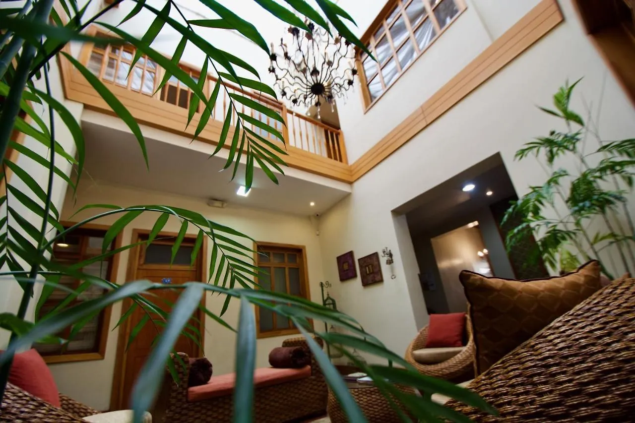 Pepe'S House Cuenca I Hotel & Boutique Hostel