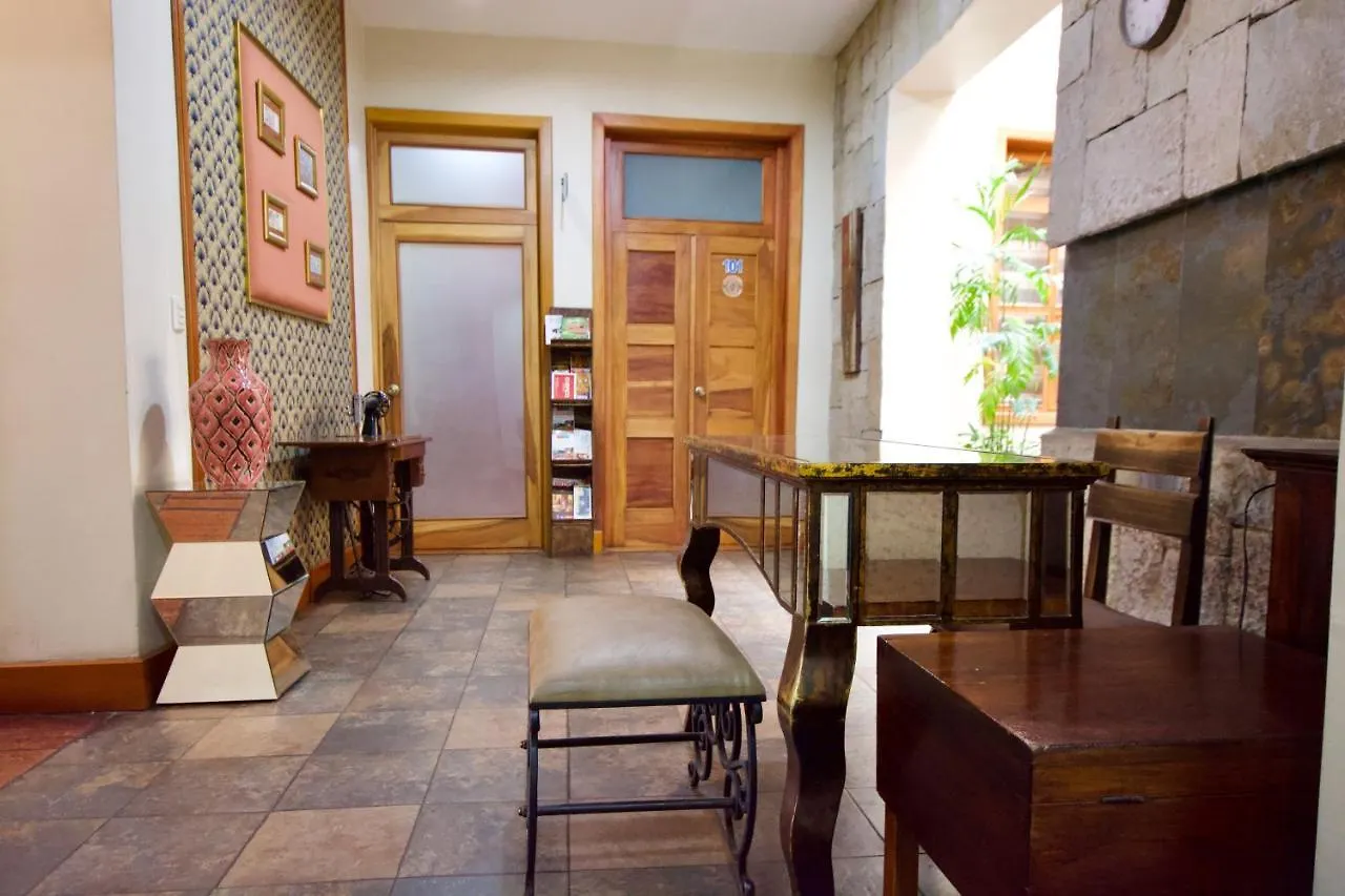 Pepe'S House Cuenca I Hotel & Boutique Hostel 3*,