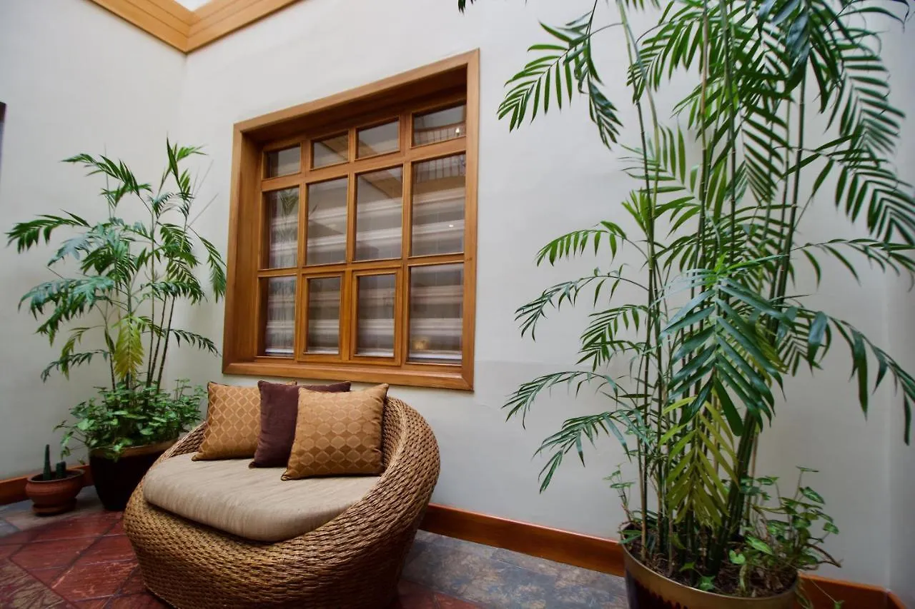 Pepe'S House Cuenca I Hotel & Boutique Hostel