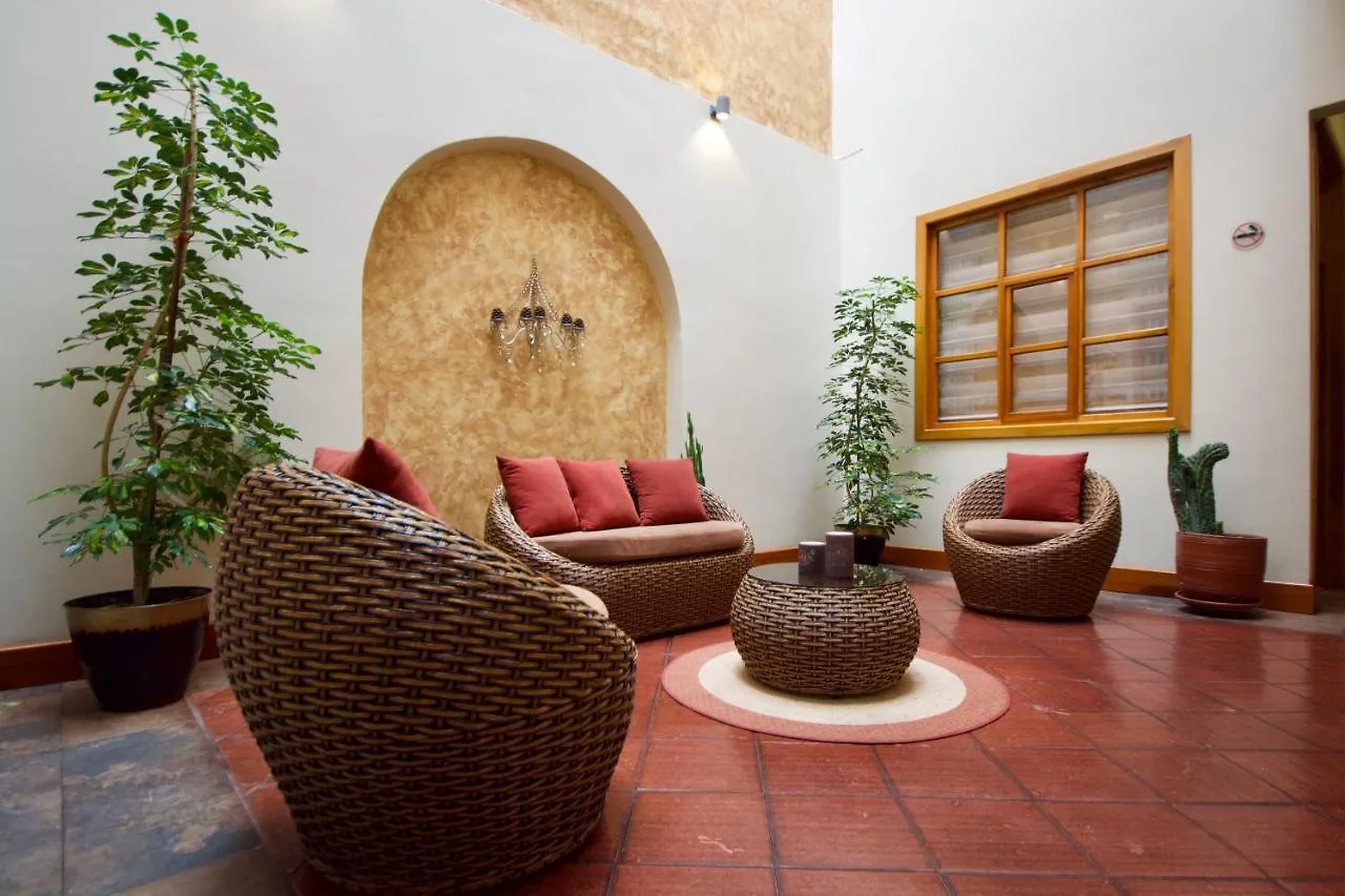 Pepe'S House Cuenca I Hotel & Boutique Hostel